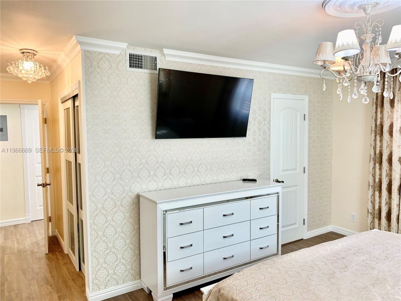 619 NE 14th Ave , Unit 301, Hallandale Beach, FL 33009 Photo