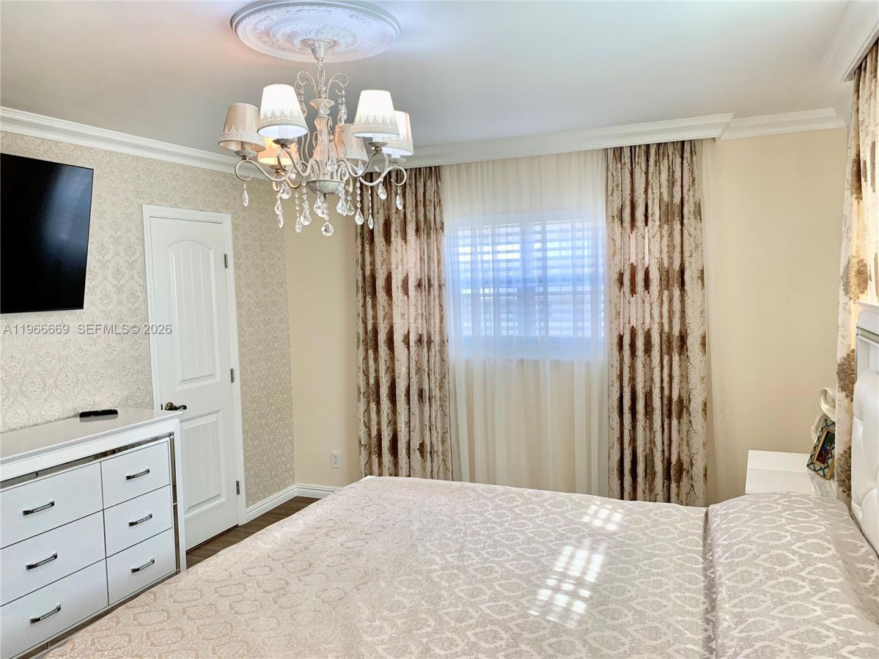 619 NE 14th Ave , Unit 301, Hallandale Beach, FL 33009 Photo