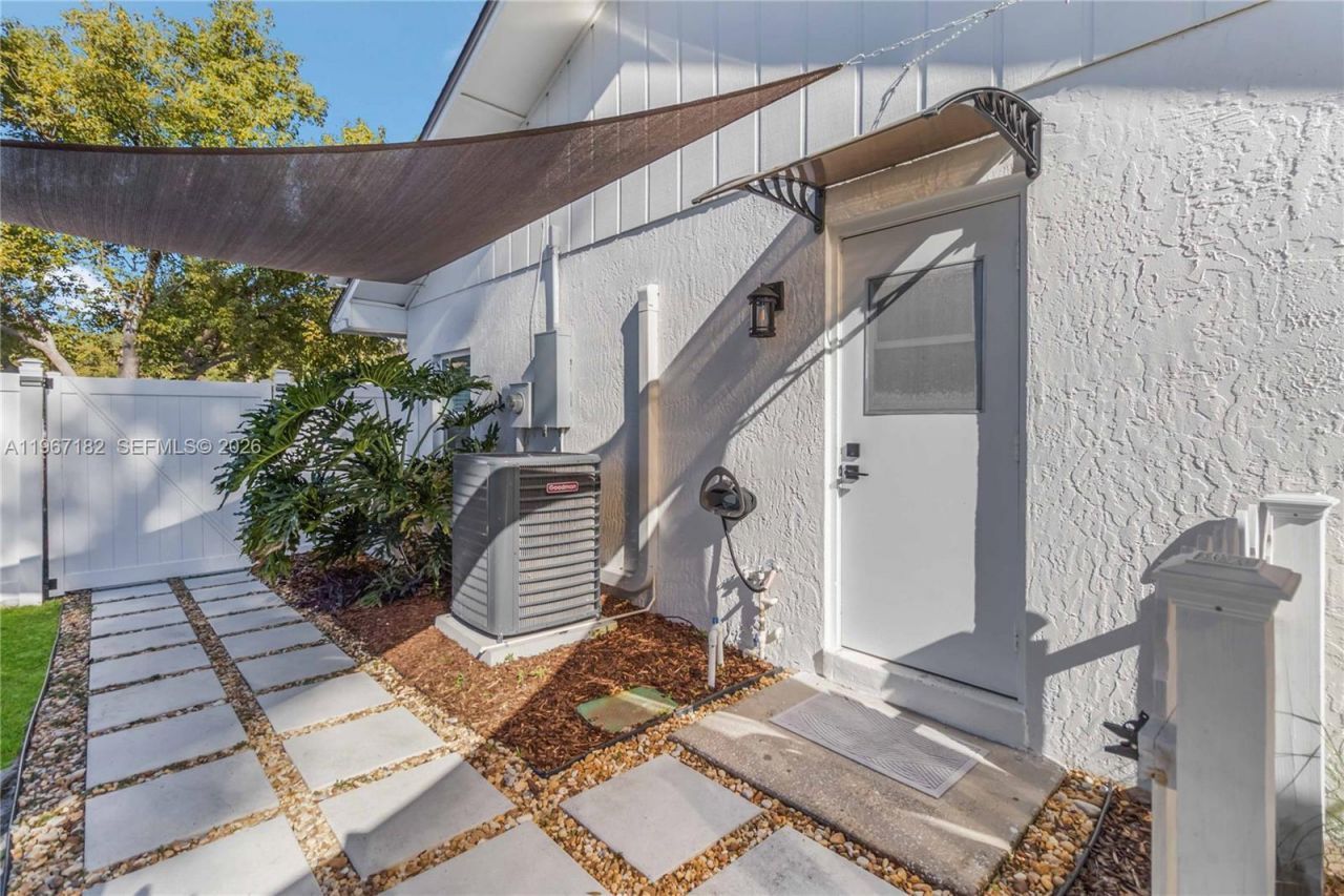 3912 Cherry Apple Drive, Orlando, FL 32810 Photo