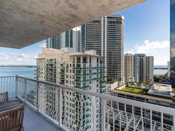 1200 Brickell Bay Dr, Unit 3923, Miami, FL 33131