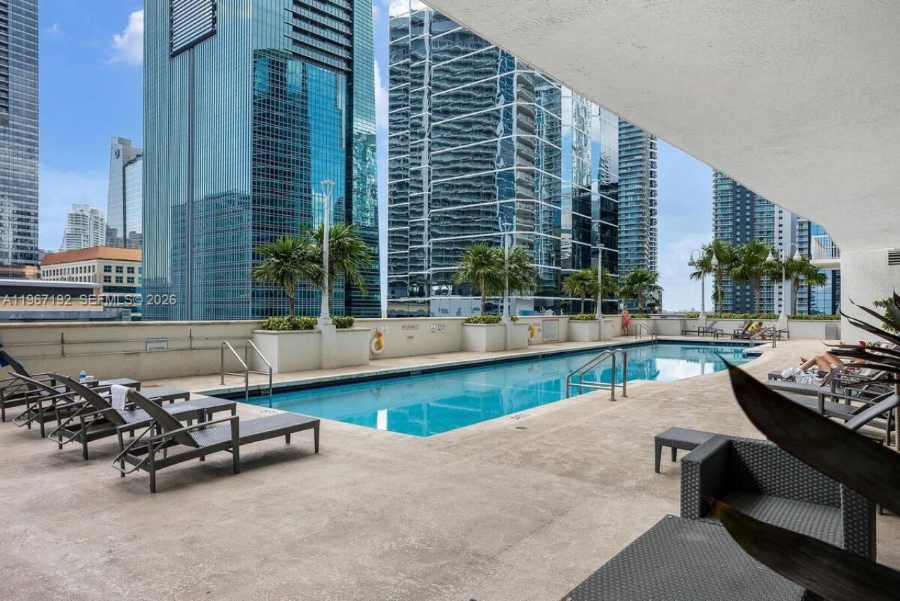 1200 Brickell Bay Dr, Unit 3923, Miami, FL 33131 Photo