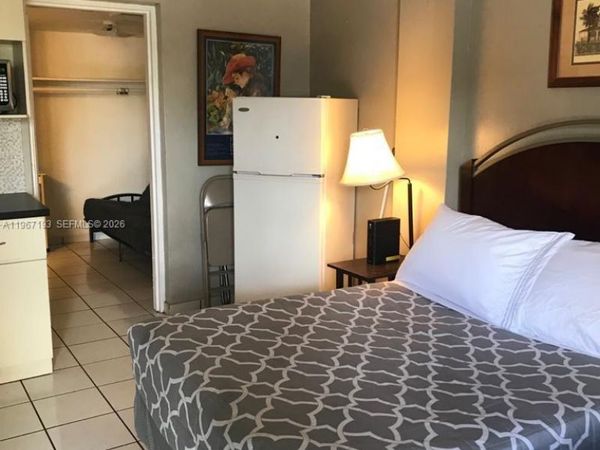 26 Diplomat Pkwy , Unit 2233, Hallandale Beach, FL 33009