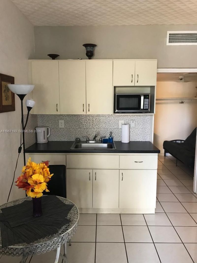 26 Diplomat Pkwy , Unit 2233, Hallandale Beach, FL 33009 Photo