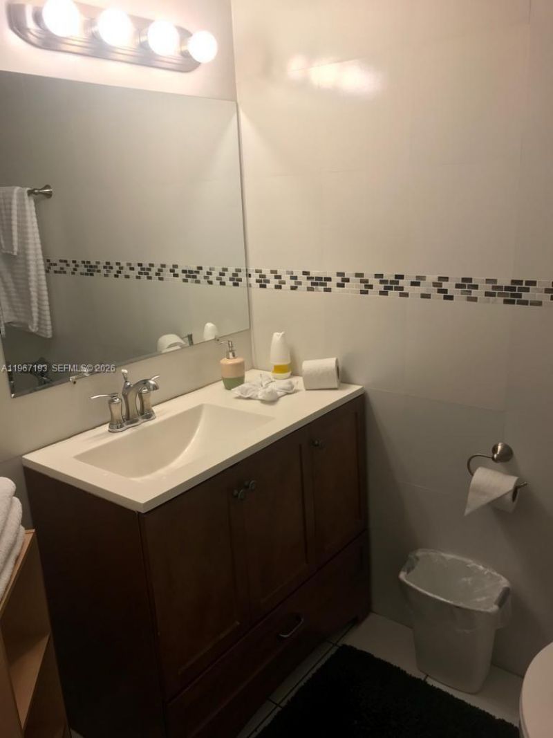 26 Diplomat Pkwy , Unit 2233, Hallandale Beach, FL 33009 Photo