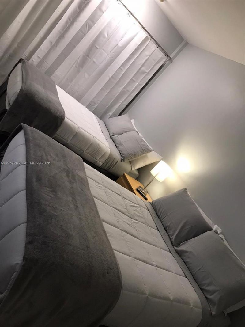 26 Diplomat Pkwy , Unit 2215, Hallandale Beach, FL 33009 Photo