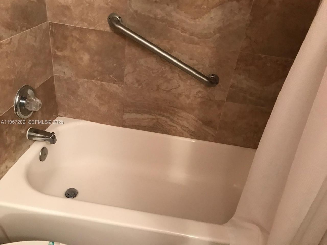 26 Diplomat Pkwy , Unit 2215, Hallandale Beach, FL 33009 Photo