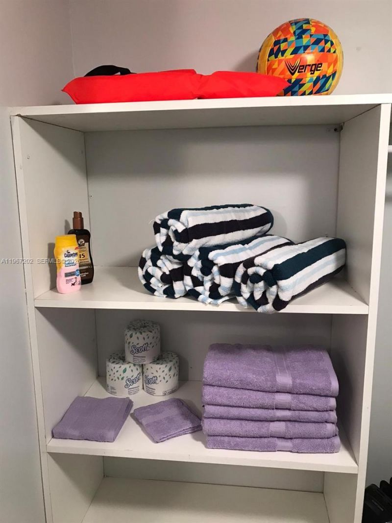 26 Diplomat Pkwy , Unit 2215, Hallandale Beach, FL 33009 Photo