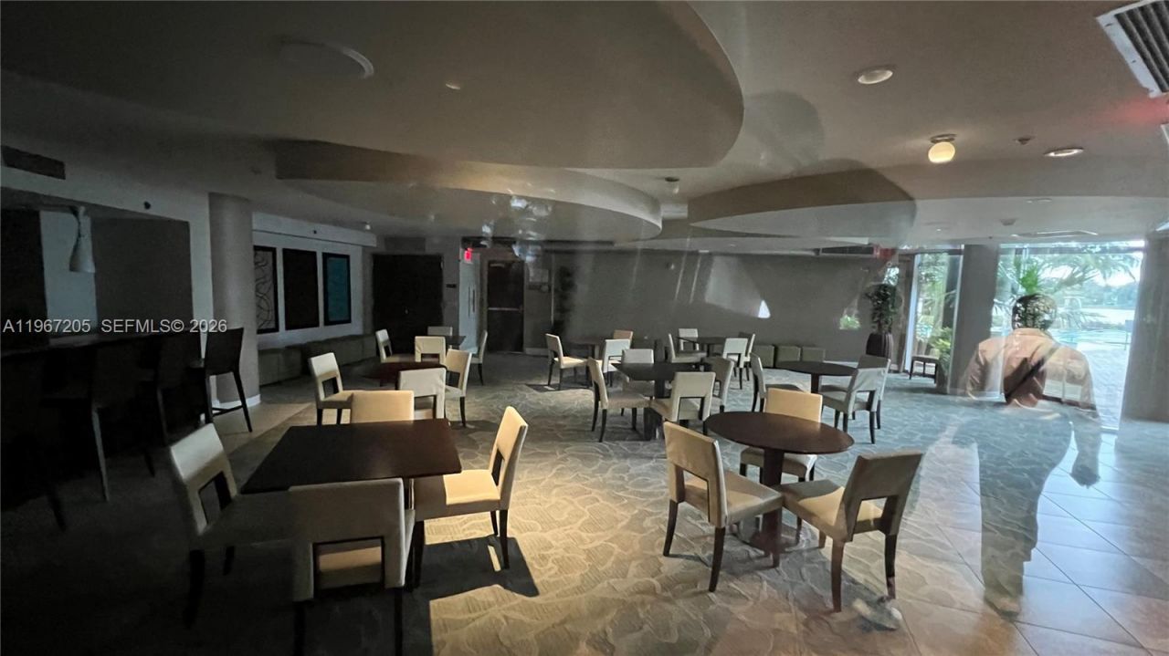 2641 N Flamingo Rd, Unit 504N, Sunrise, FL 33323 Photo