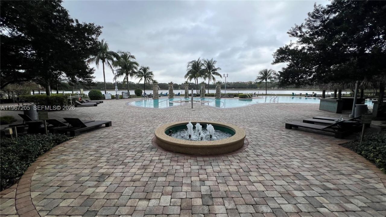 2641 N Flamingo Rd, Unit 504N, Sunrise, FL 33323 Photo