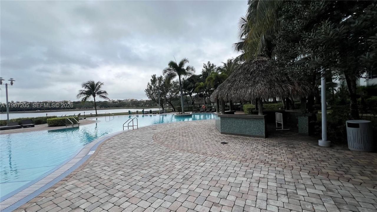 2641 N Flamingo Rd, Unit 504N, Sunrise, FL 33323 Photo