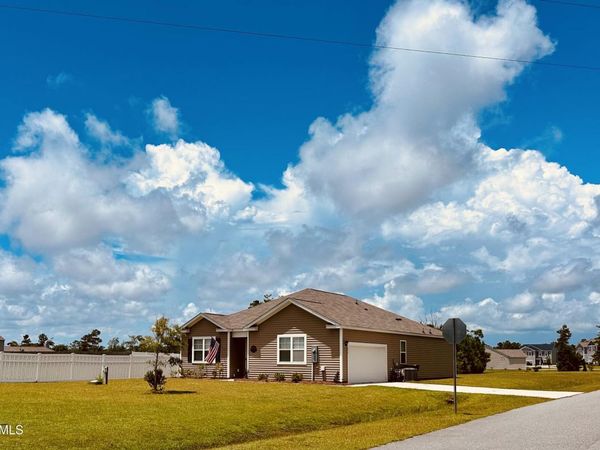 215 Brim Court, Peletier, NC 28584