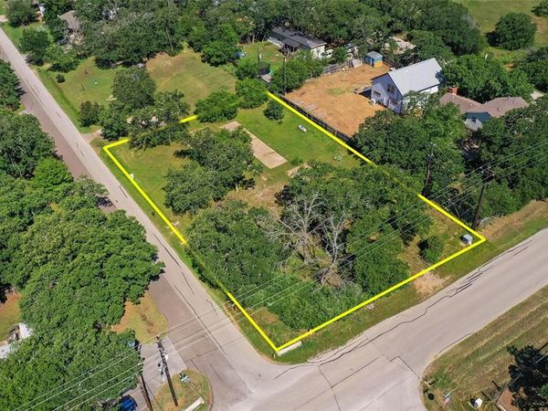 1102 Maple Drive , Bartonville, TX 76226