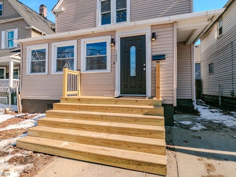 1697 W 69th Street, Cleveland, OH 44102 Photo 3