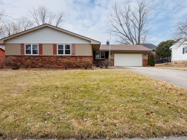 103 Cheltenham Drive, Normal, IL 61761