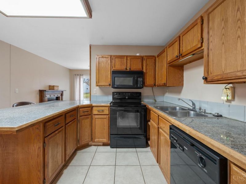 634 Chateau Drive, Union Twp, OH 45244 Photo 13