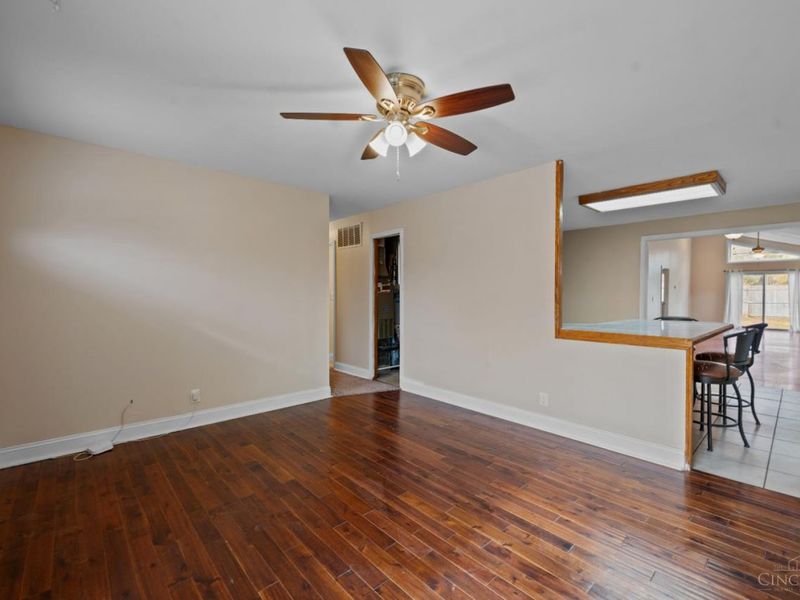 634 Chateau Drive, Union Twp, OH 45244 Photo 8