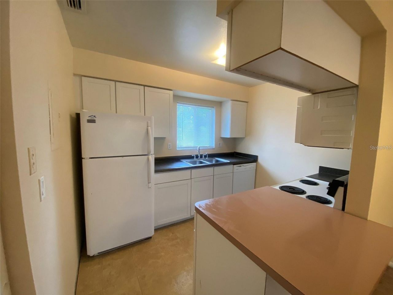 2621 Pine Lake Terrace, Unit D, Sarasota, FL 34237 Photo