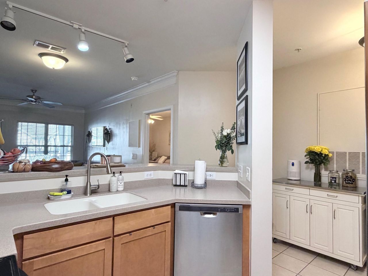 1709 Basildon Road Photo 10