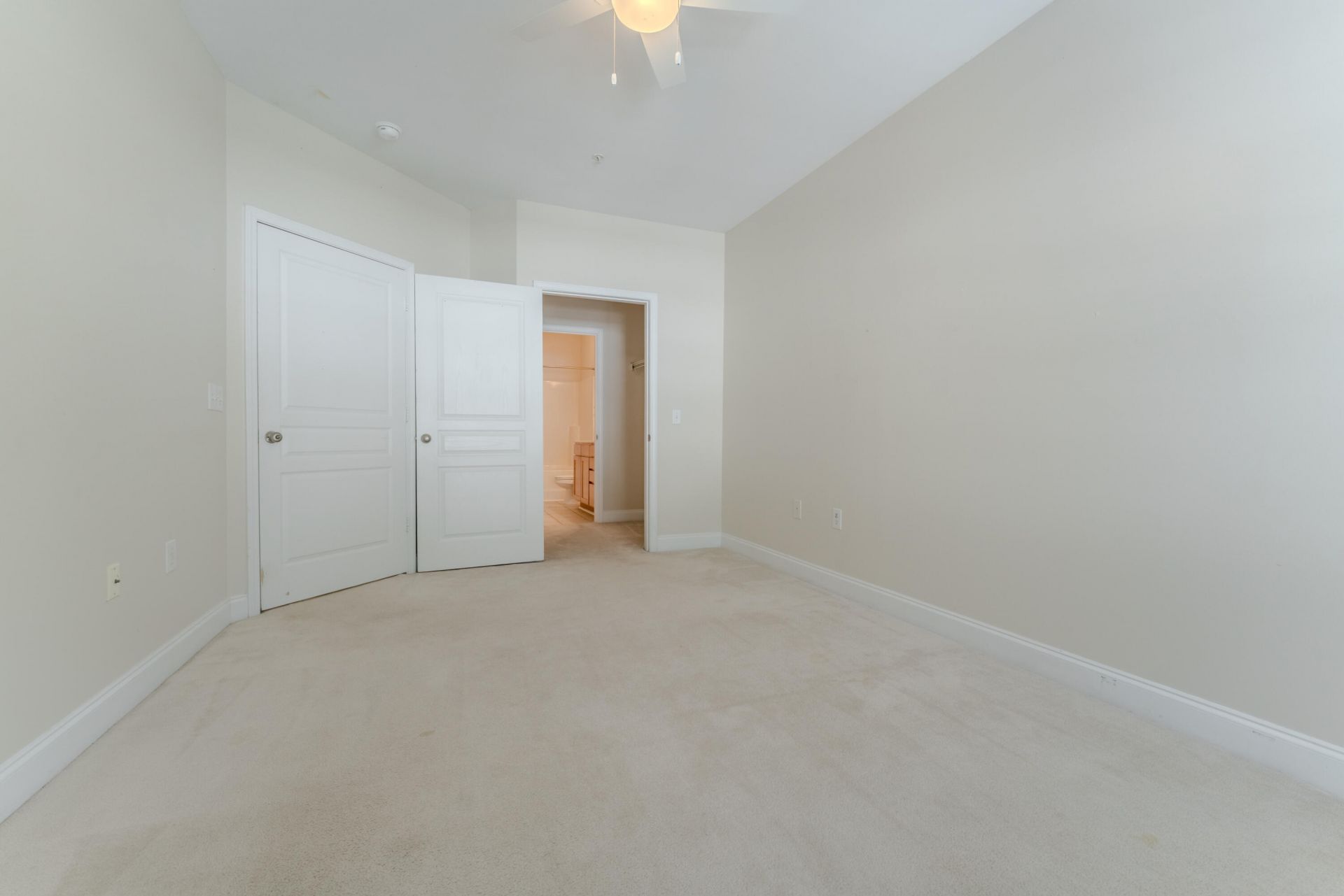 1709 Basildon Road Photo 24