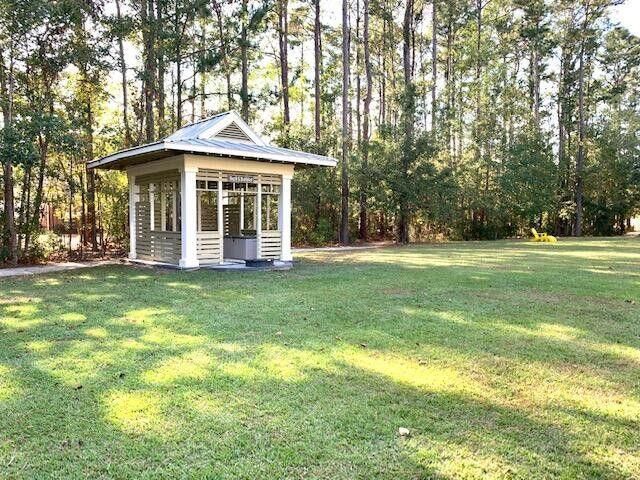 1709 Basildon Road Photo 32