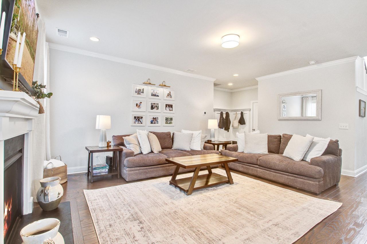 2056 Syreford Court Photo 12