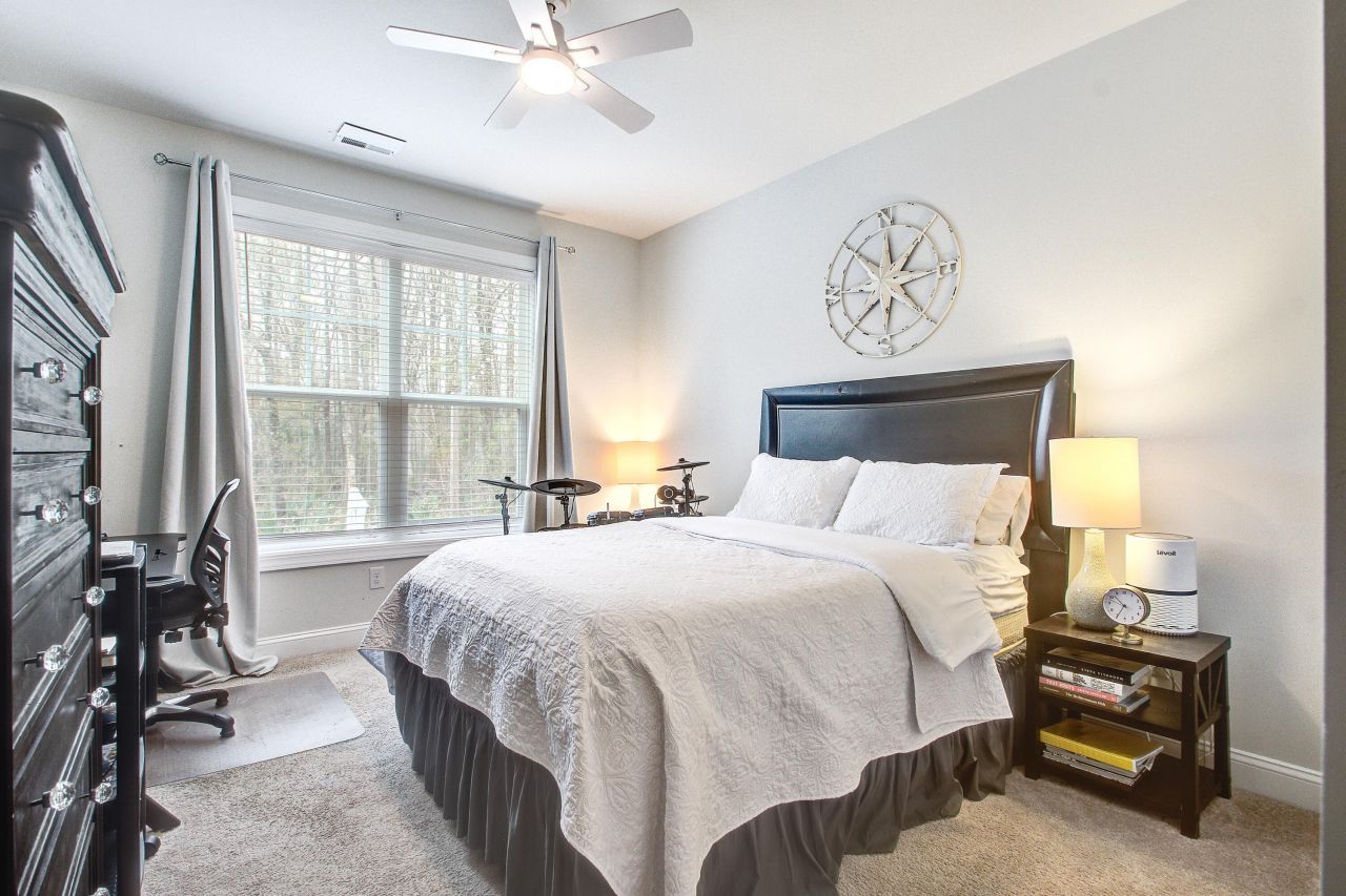 2056 Syreford Court Photo 14