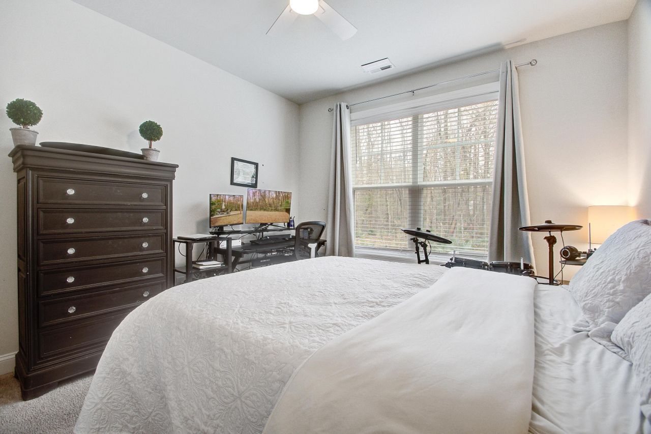 2056 Syreford Court Photo 15