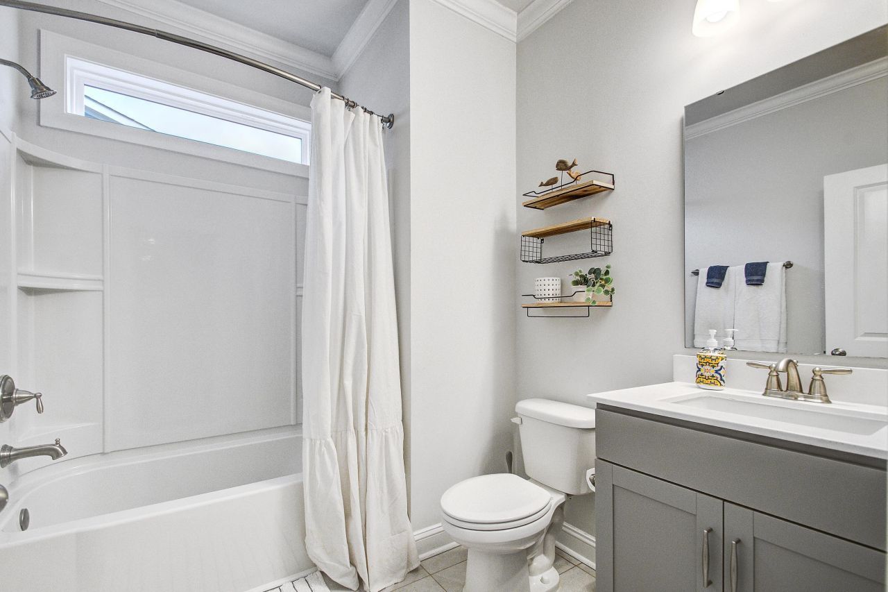 2056 Syreford Court Photo 16