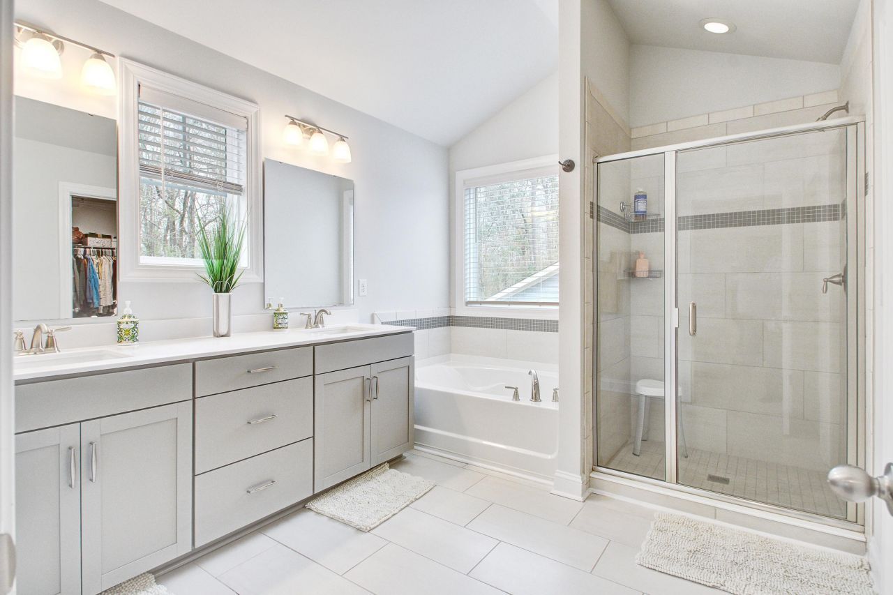 2056 Syreford Court Photo 20