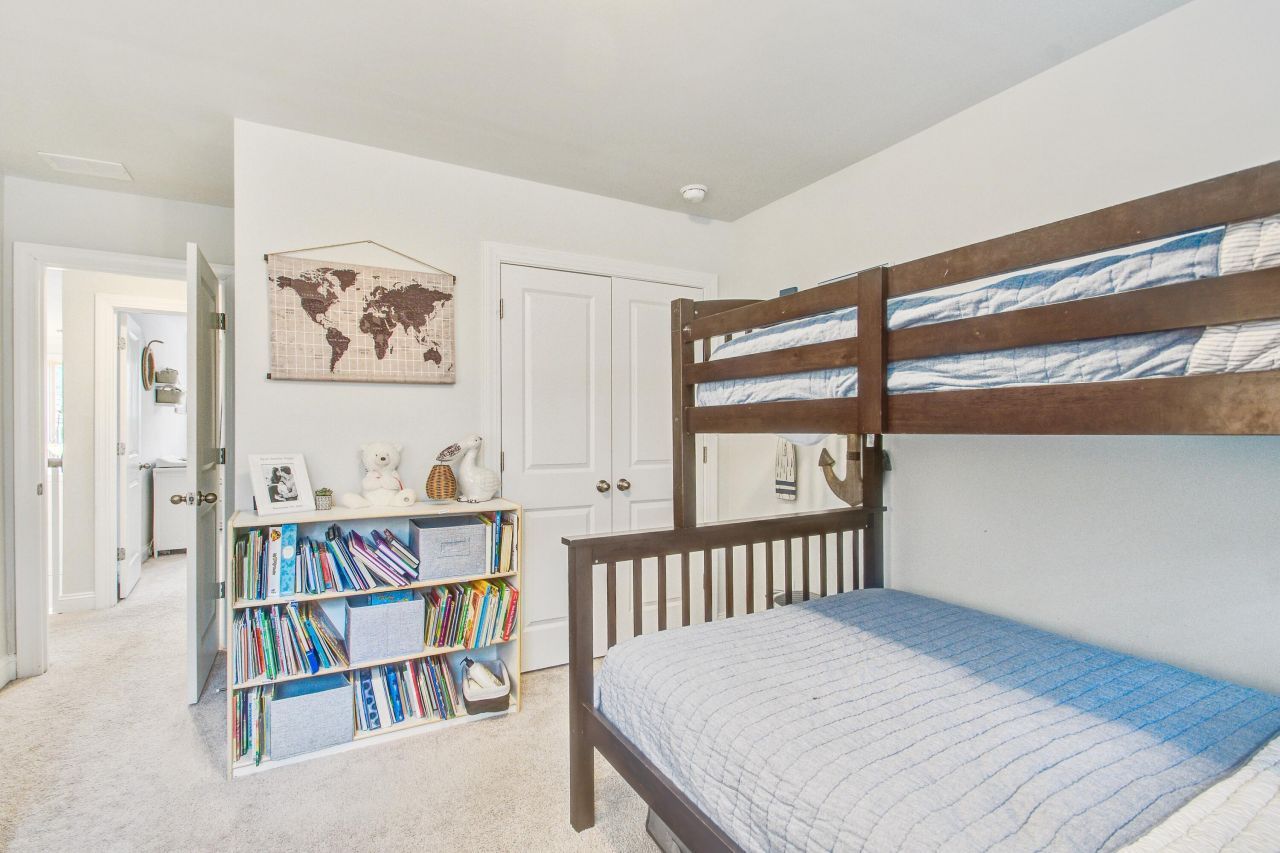 2056 Syreford Court Photo 23