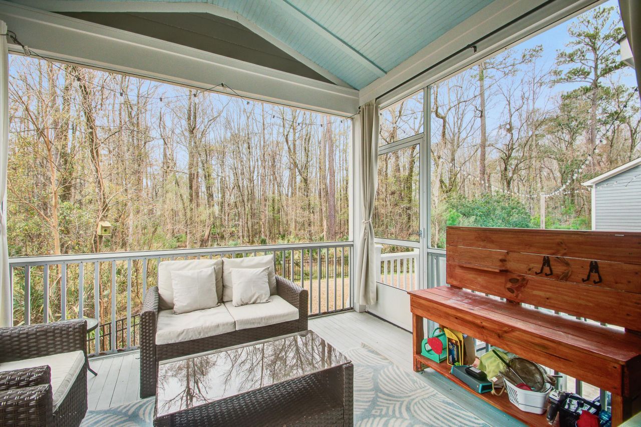 2056 Syreford Court Photo 29