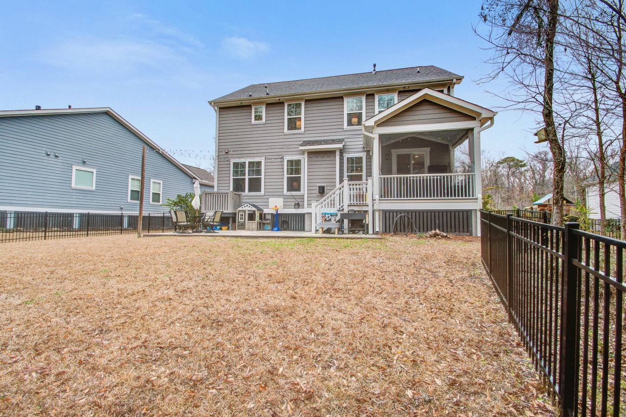 2056 Syreford Court Photo 31