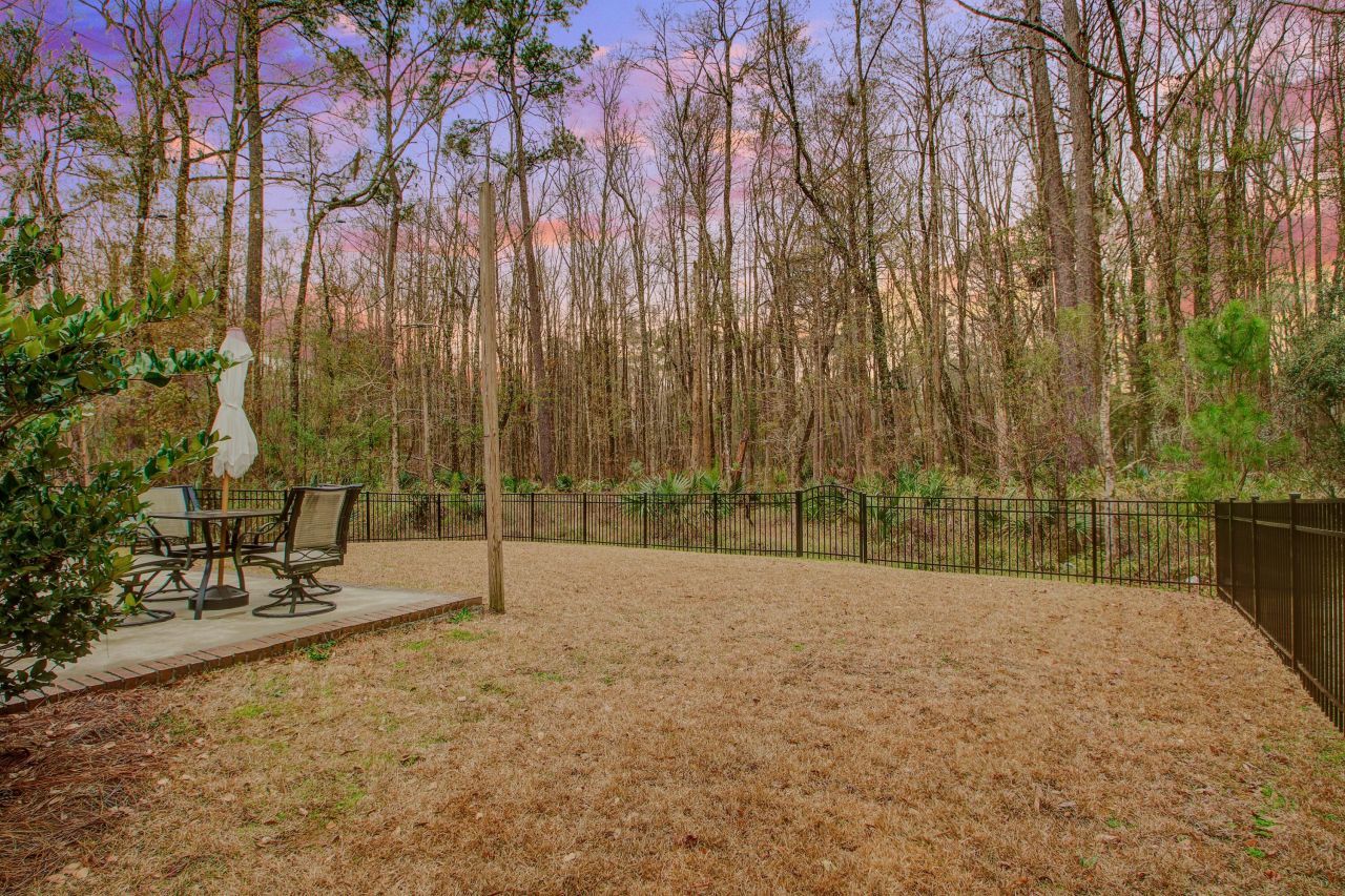 2056 Syreford Court Photo 33