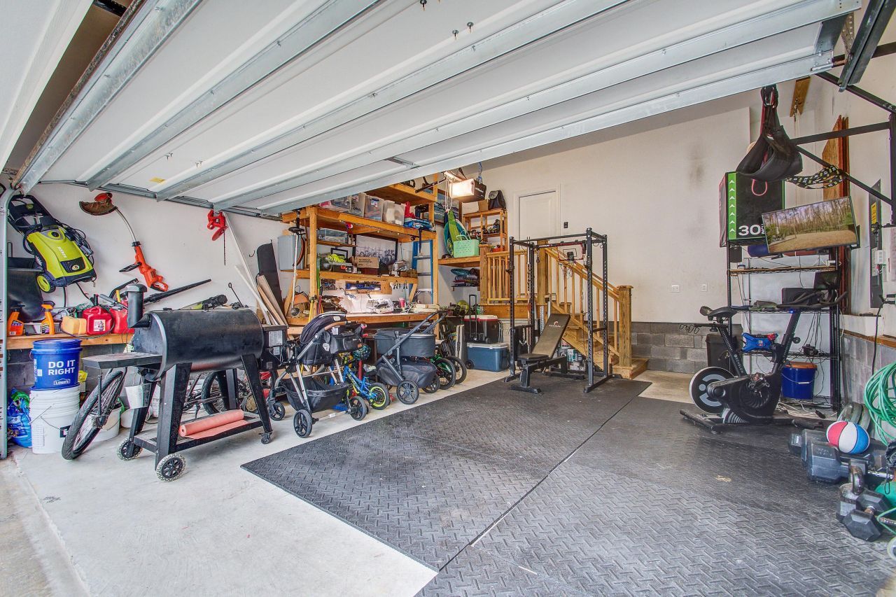 2056 Syreford Court Photo 35