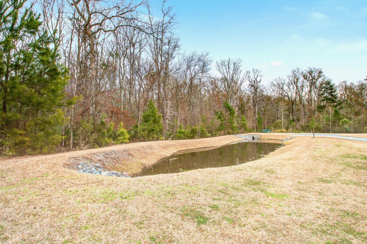 2056 Syreford Court Photo 37