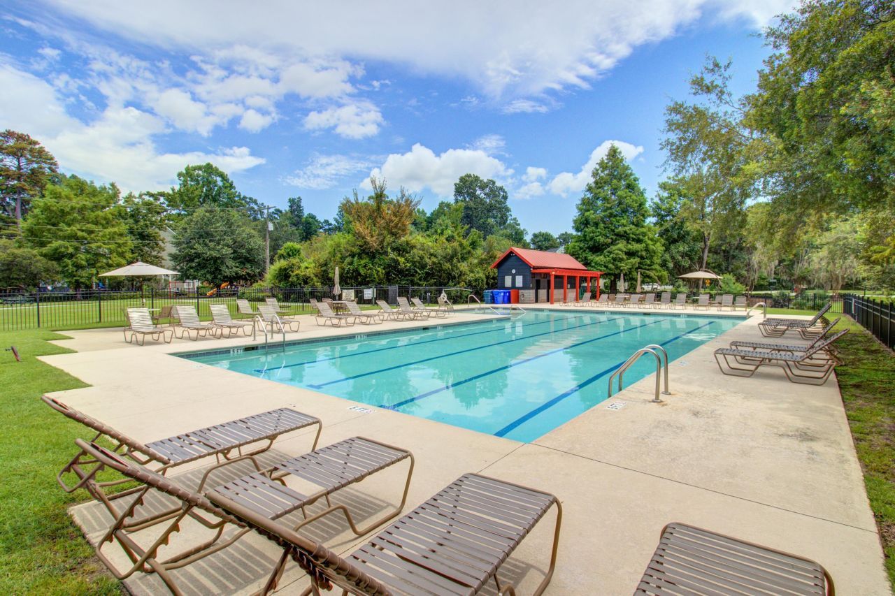 2056 Syreford Court Photo 38