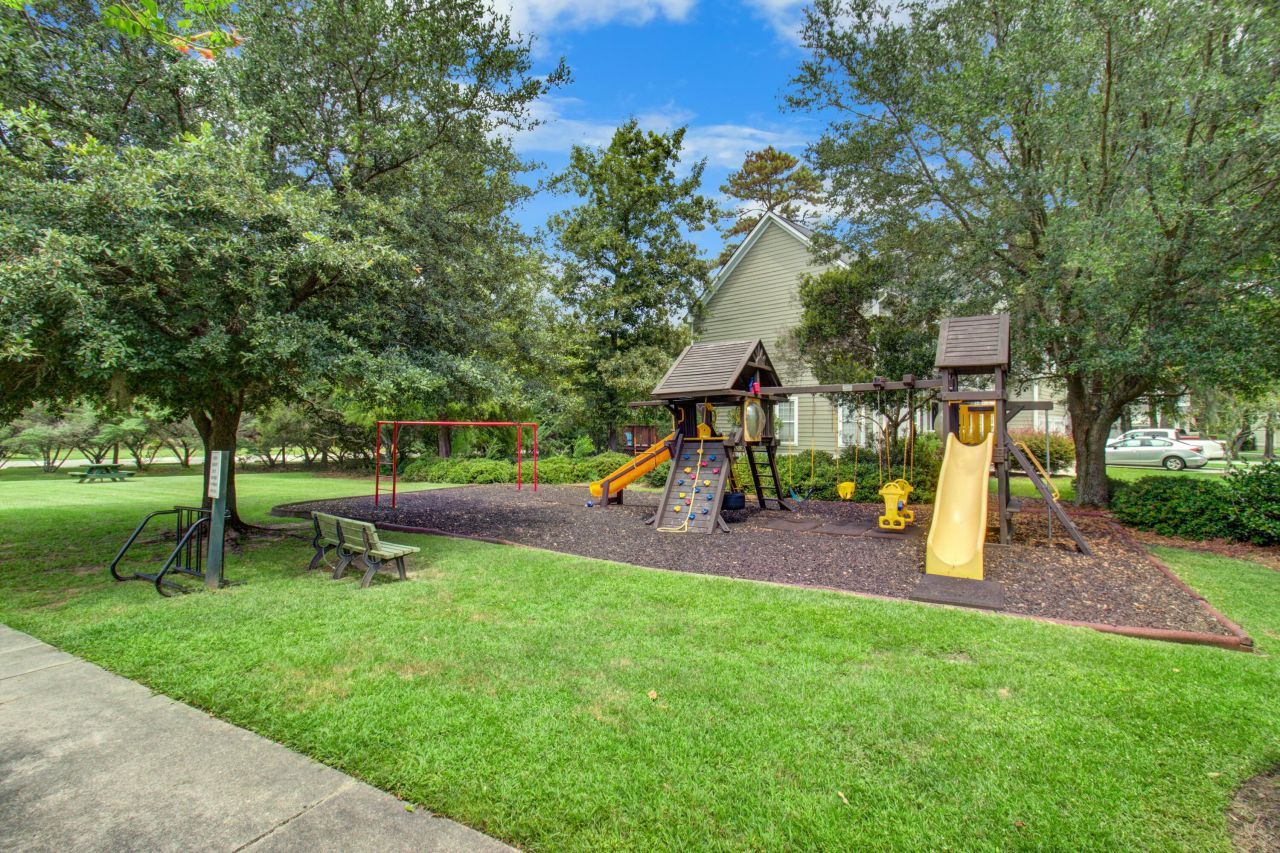 2056 Syreford Court Photo 41