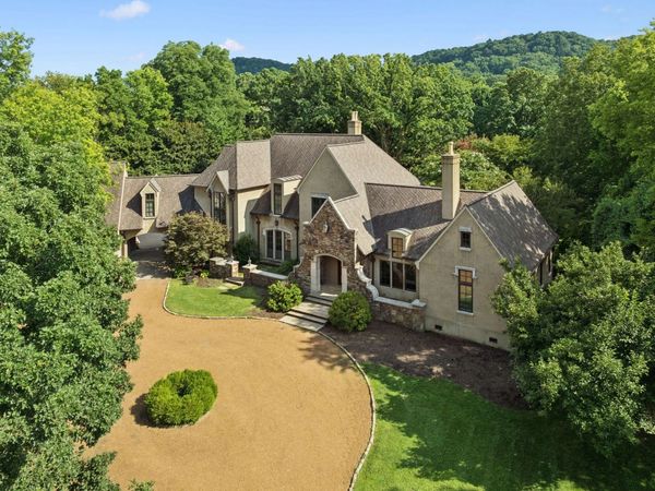 1011 Gateway Ln , Nashville, TN 37220