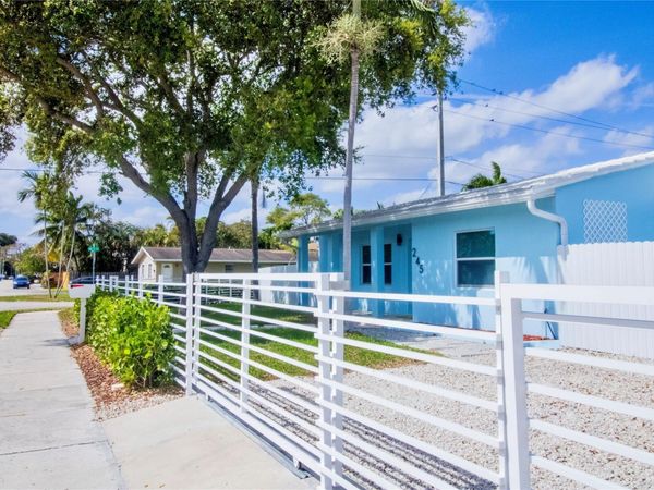 245 SW 20th St, Fort Lauderdale, FL 33315