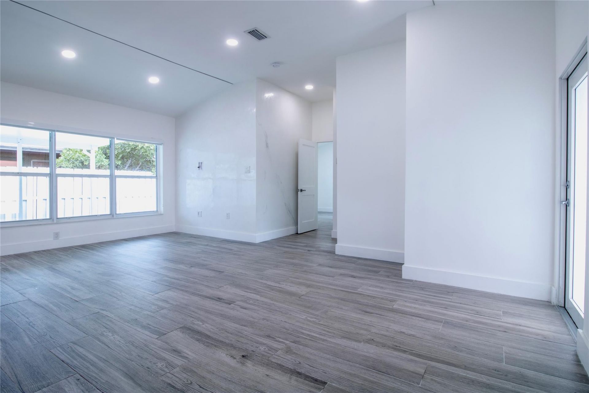 245 SW 20th Street, Fort Lauderdale, FL 33315 Photo