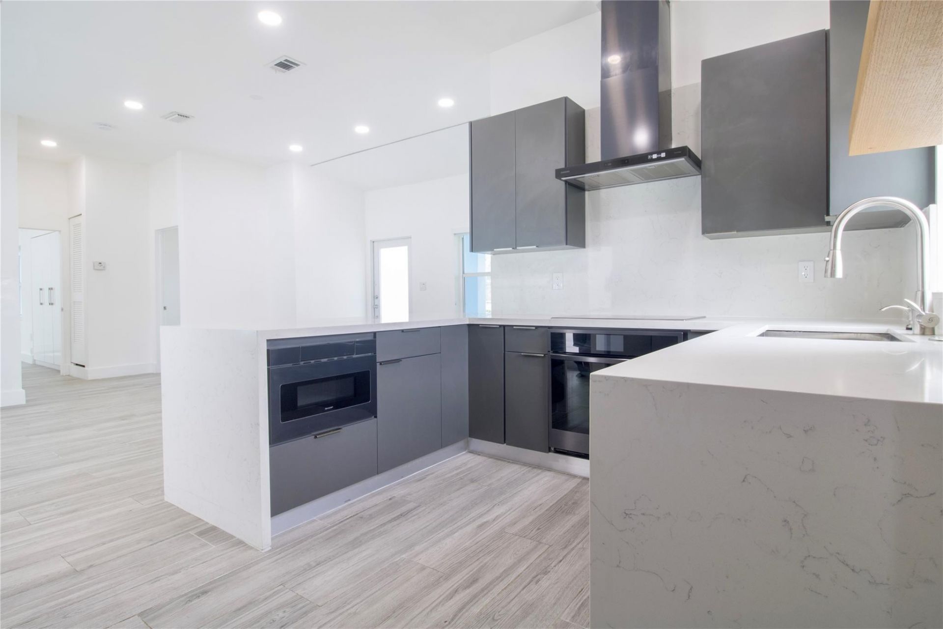 245 SW 20th Street, Fort Lauderdale, FL 33315 Photo