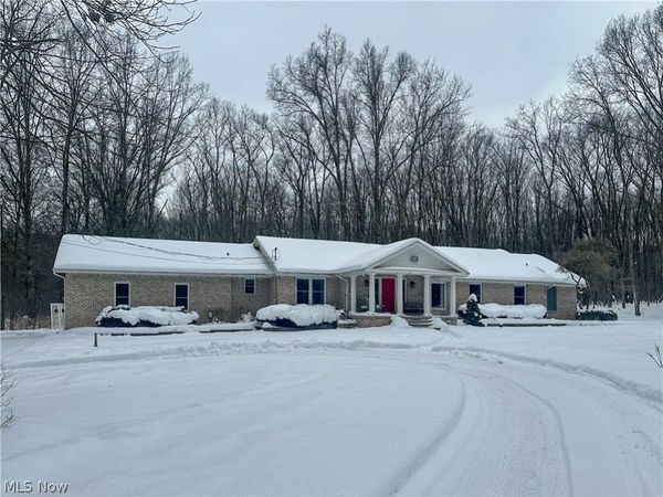 5516 Benton Lane, Brookfield, OH 44403