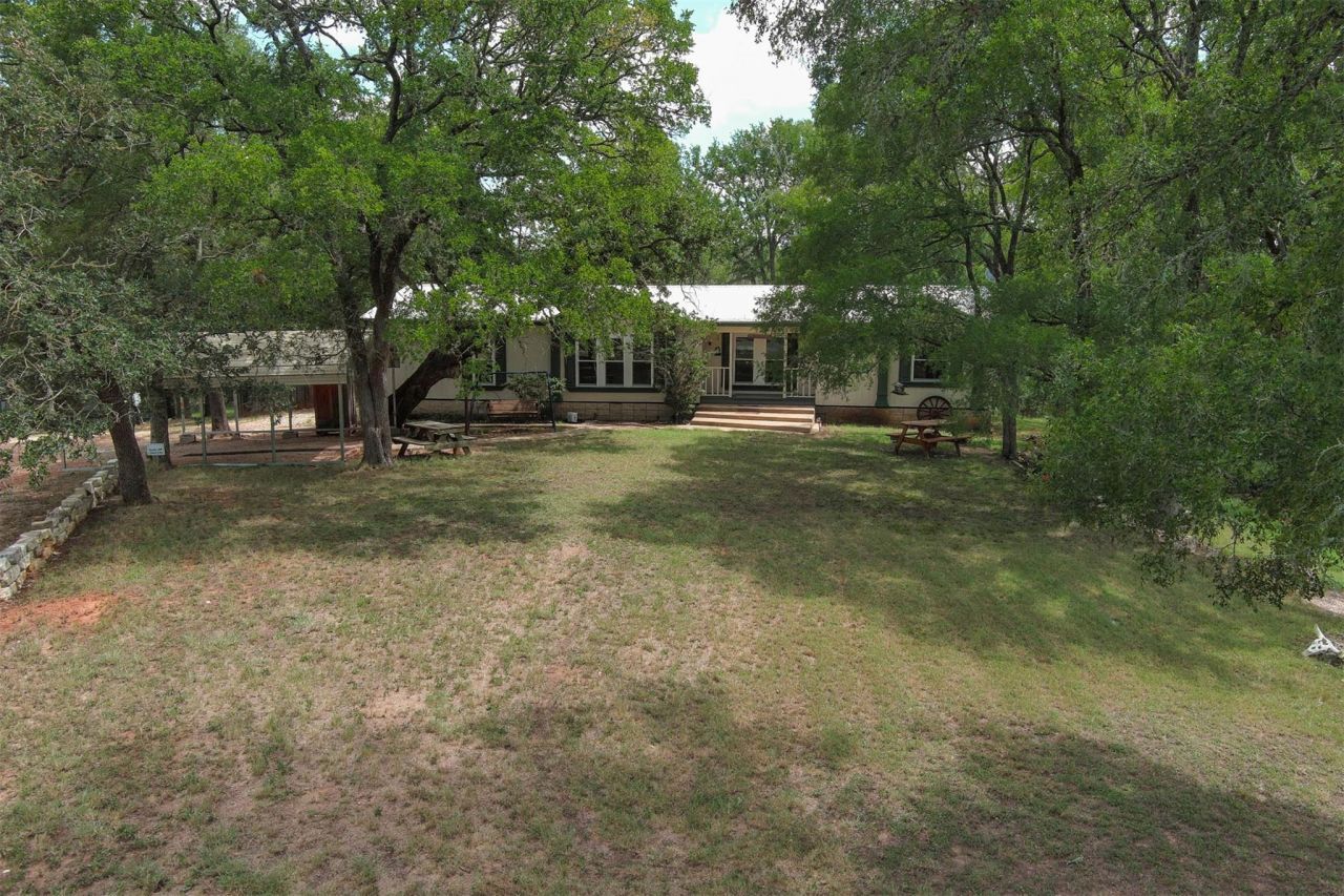 243 Piney Ridge Dr, Bastrop, TX 78602 Main Photo