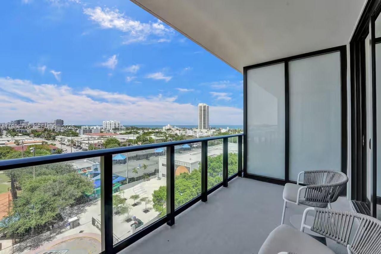 580 72nd St, Unit 705, Miami Beach, FL 33141 Photo