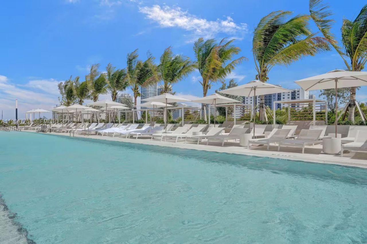 580 72nd St, Unit 705, Miami Beach, FL 33141 Photo