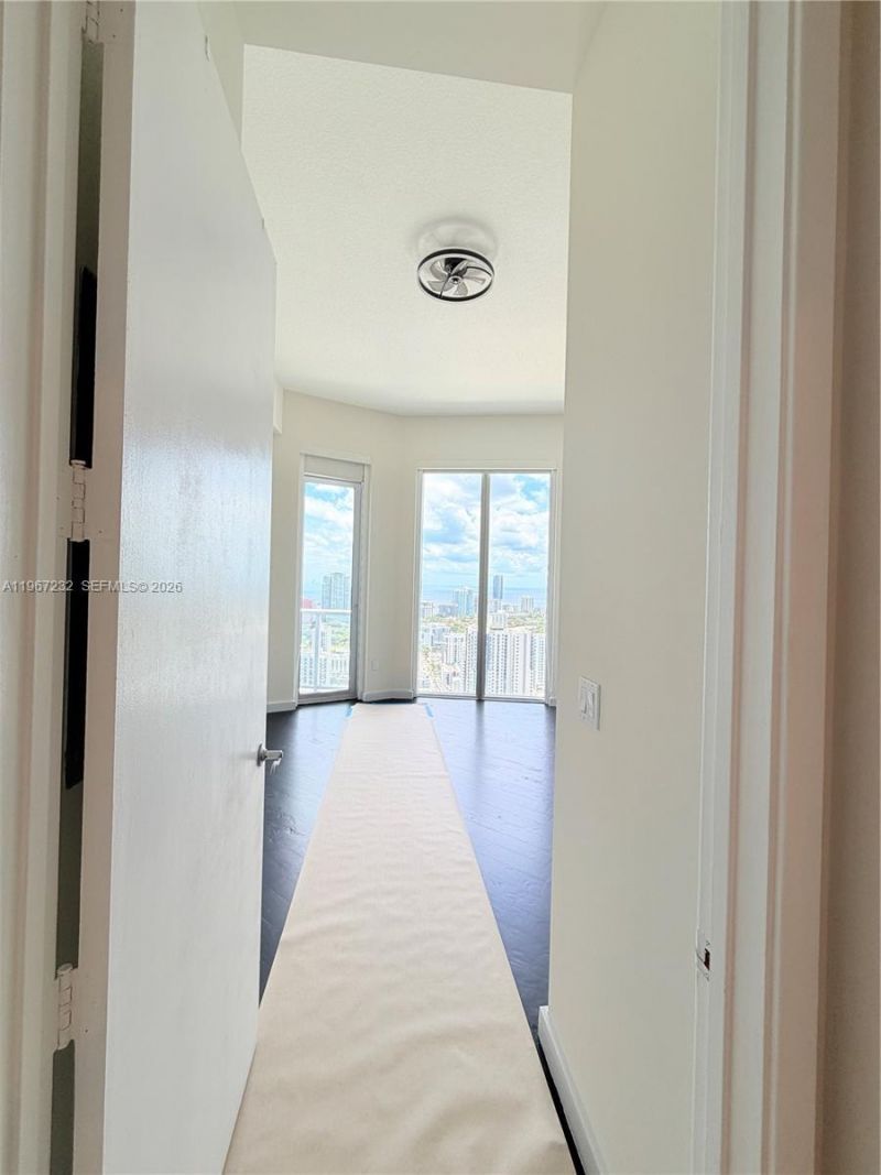 185 SW 7th St, Unit 4410, Miami, FL 33130 Photo