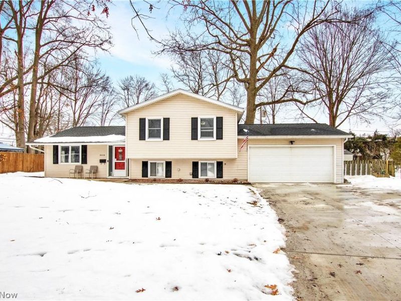 9559 Driftwood Drive, Olmsted Falls, OH 44138 Photo 1