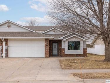 104 E Deer Lane, Plattsmouth, NE 68048