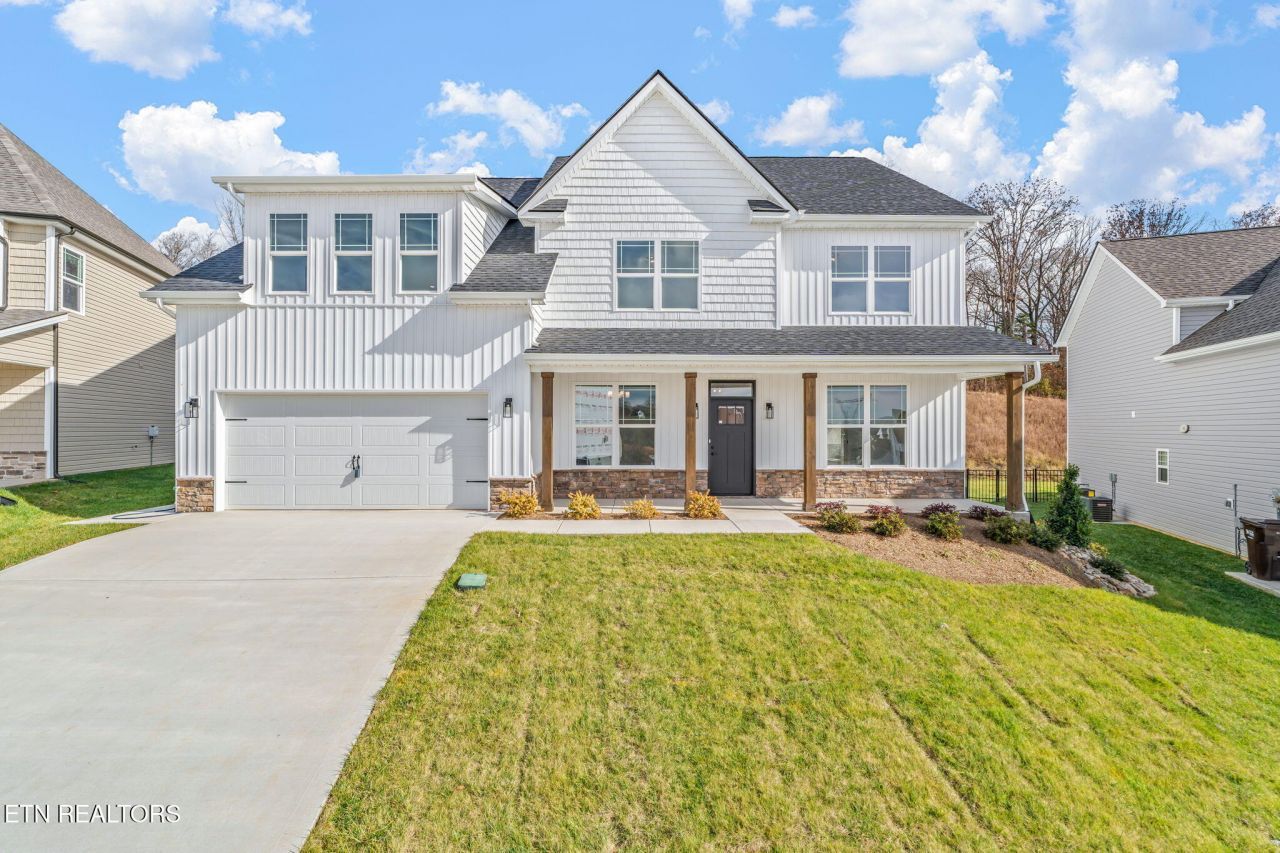 3624 Trailing Vine Lane, Knoxville, TN 37931 Main Photo