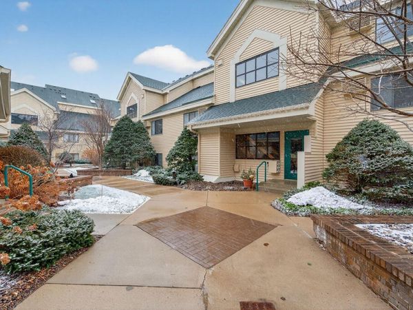 7606 York Avenue S, Unit 7107, Edina, MN 55435